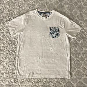 [Size Medium] Penguin by Munsingwear White Navy Floral Pattern Pocket T Shirt